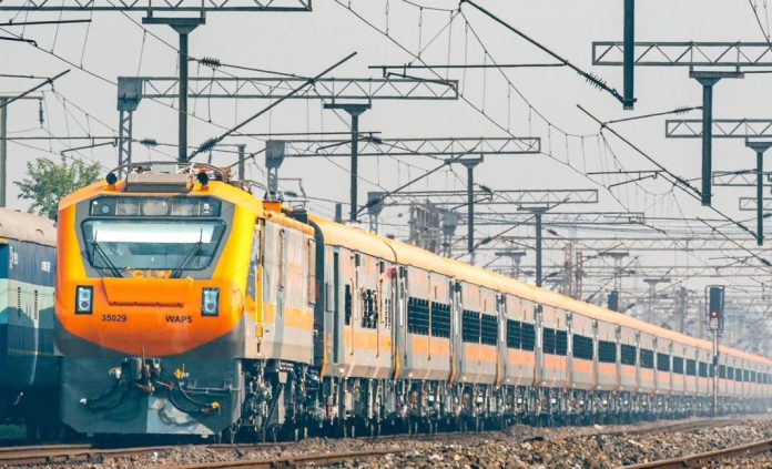 बिहार में रेल मंत्री अश्विनी वैष्णव आज सात ट्रेनों को दिखाएंगे हरी झंड़ी