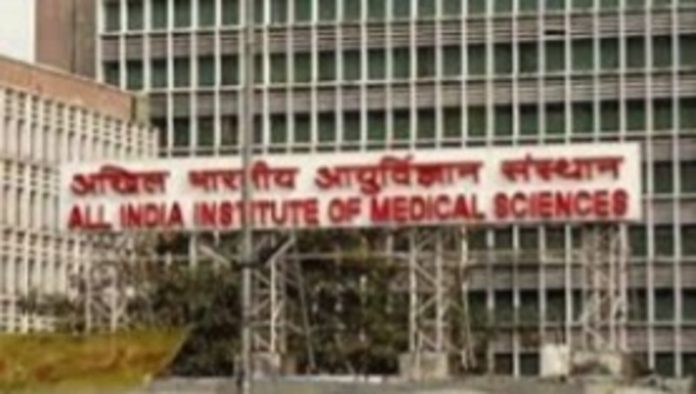 एम्स नई दिल्ली ने प्रशिक्षण के लिए दा विंची सर्जिकल रोबोट का किया उद्घाटन