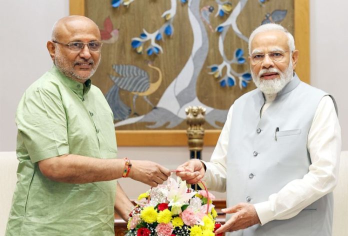 उपराष्ट्रपति सी.पी. राधाकृष्णन ने पीएम मोदी को उनके जन्मदिन पर शुभकामनाएँ दीं उपराष्ट्रपति सी.पी. राधाकृष्णन ने पीएम मोदी को उनके जन्मदिन पर शुभकामनाएँ दीं