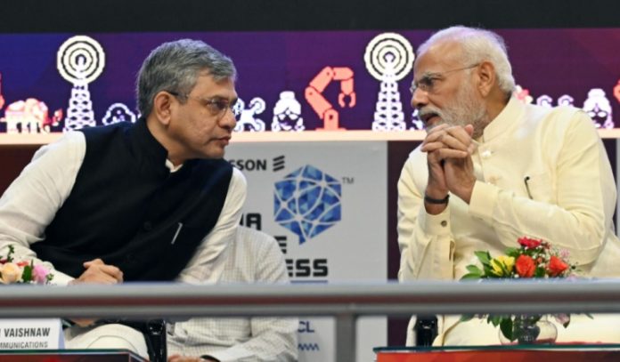 केंद्रीय मंत्री अश्विनी वैष्णव ने पीएम मोदी को 75वें जन्मदिन पर दी बधाई