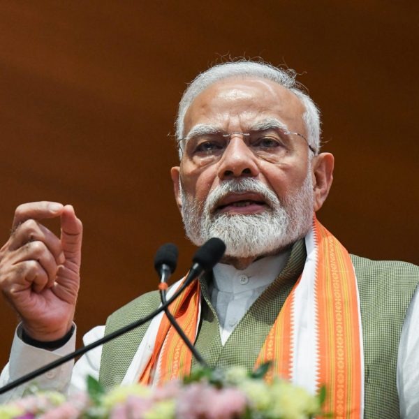 दिल्ली के उपराज्यपाल विनय कुमार सक्सेना, सीएम रेखा गुप्ता और दिल्ली विधानसभा में नेता विपक्ष आतिशी ने आज पीएम मोदी के 75वें जन्मदिन के अवसर पर उन्हें बधाई दी दिल्ली के उपराज्यपाल विनय कुमार सक्सेना, सीएम रेखा गुप्ता और दिल्ली विधानसभा में नेता विपक्ष आतिशी ने आज पीएम मोदी के 75वें जन्मदिन के अवसर पर उन्हें बधाई दी