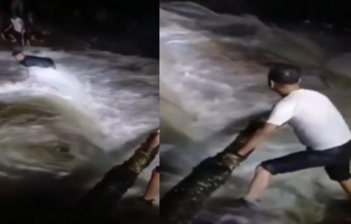 सिक्किम में भूस्खलन से तबाही, चार की मौत और तीन के लापता होने की खबर सिक्किम में भूस्खलन से तबाही, चार की मौत और तीन के लापता होने की खबर