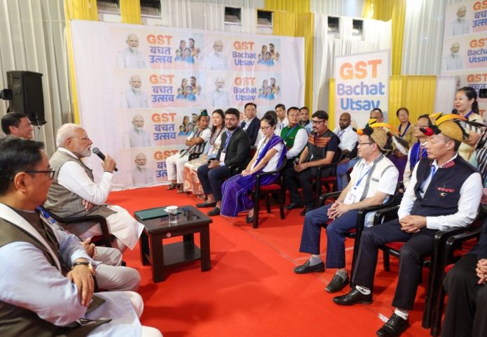 पीएम मोदी ने ईटानगर में व्यापारियों और उद्यमियों से की बातचीत