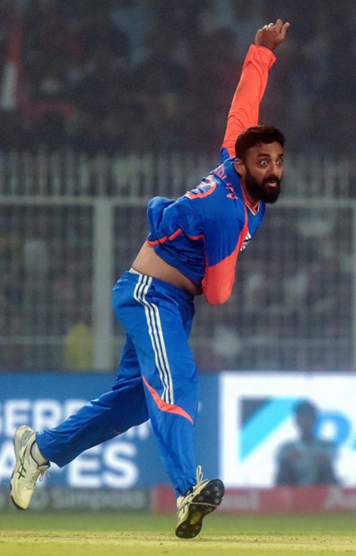 ICC Men’s T20I Rankings : वरुण चक्रवर्ती ने रचा इत‍िहास, पहली बार बने दुन‍िया के नंबर-1 गेंदबाज