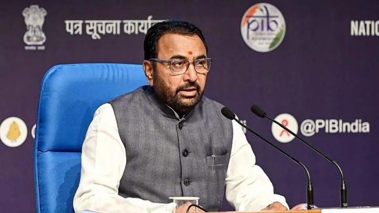 स्वास्थ्य शिक्षा पाठ्यक्रम में आयुर्वेद को शामिल करने पर काम जारी, आयुष मंत्री ने दी जानकारी