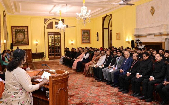 ISS, ISDS, CES Probationers Meet President Murmu at Rashtrapati Bhavan