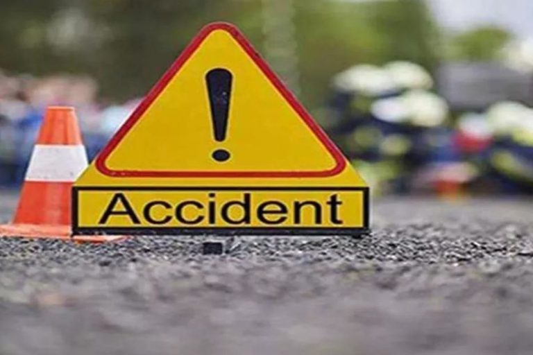 बिहार के रोहतास में सड़क हादसा, ट्रक और ऑटो की टक्कर में 3 लोगों की मौत ,1 घायल