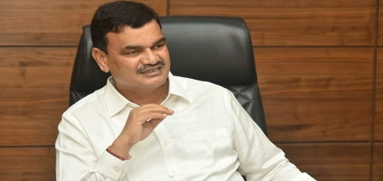 राज्य में तेज बारिश के कारण 70 लाख एकड़ भूमि को नुकसान पहुँचा है: महाराष्ट्र के कृषि मंत्री दत्तात्रेय भराणे