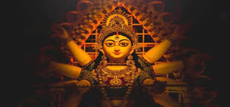 नवरात्रि के आठवें दिन महागौरी स्वरूप की पूजा जारी