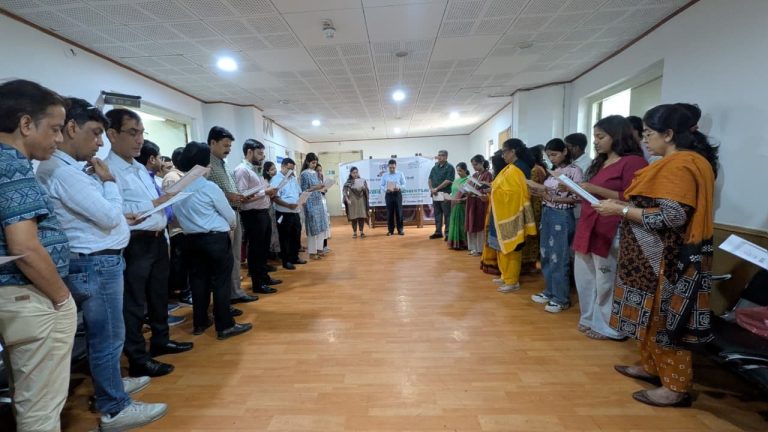 आकाशवाणी परिसर में किया गया स्वच्छता शपथ का आयोजन