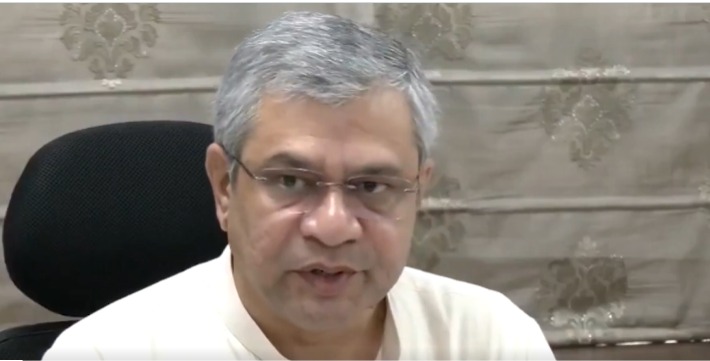 रेल मंत्री अश्विनी वैष्णव ने त्योहारों के लिए विशेष ट्रेनों की स्थिति की समीक्षा की