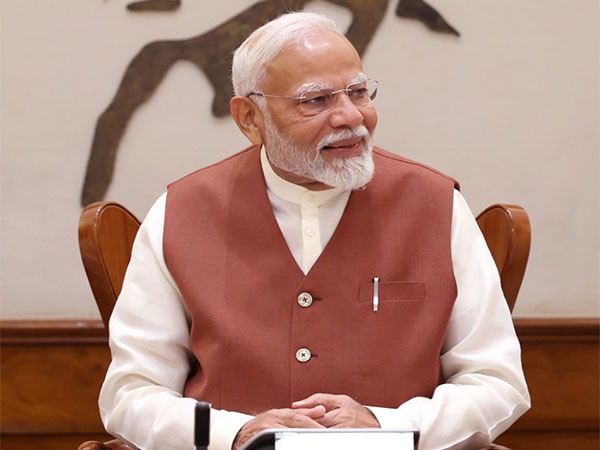 पीएम मोदी आज कृषि क्षेत्रों से जुड़ी 42 हजार करोड़ रुपये की परियोजनाओं का लोकार्पण और शिलान्यास करेंगे पीएम मोदी आज कृषि क्षेत्रों से जुड़ी 42 हजार करोड़ रुपये की परियोजनाओं का लोकार्पण और शिलान्यास करेंगे
