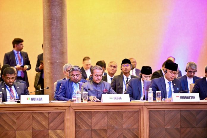 विदेश राज्य मंत्री कीर्तिवर्धन ने पश्चिम एशिया में शांति और स्थिरता पर जोर दिया विदेश राज्य मंत्री कीर्तिवर्धन ने पश्चिम एशिया में शांति और स्थिरता पर जोर दिया