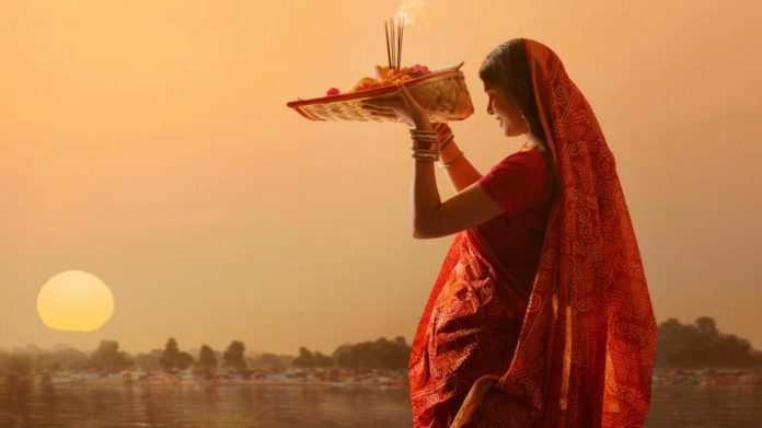 आज छठ महापर्व का दूसरा दिन, श्रद्धालु सूर्योदय से सूर्यास्त तक रखते हैं निर्जला उपवास आज छठ महापर्व का दूसरा दिन, श्रद्धालु सूर्योदय से सूर्यास्त तक रखते हैं निर्जला उपवास