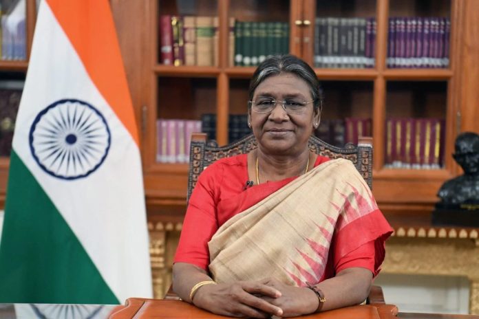 एर्नाकुलम स्थित सेंट टेरेसा कॉलेज के जयंती समारोह में भाग लेने के लिए आज रवाना होंगी राष्ट्रपति मुर्मू एर्नाकुलम स्थित सेंट टेरेसा कॉलेज के जयंती समारोह में भाग लेने के लिए आज रवाना होंगी राष्ट्रपति मुर्मू