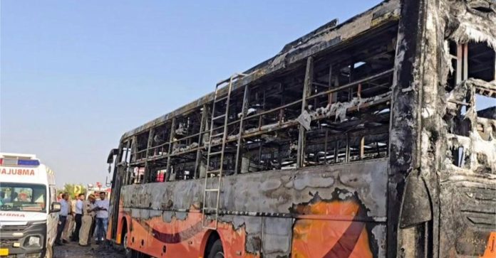 राजस्थान : जैसलमेर-जोधपुर राजमार्ग पर एसी स्लीपर बस में लगी आग, 20 की मौत और 15 के घायल होने की खबर