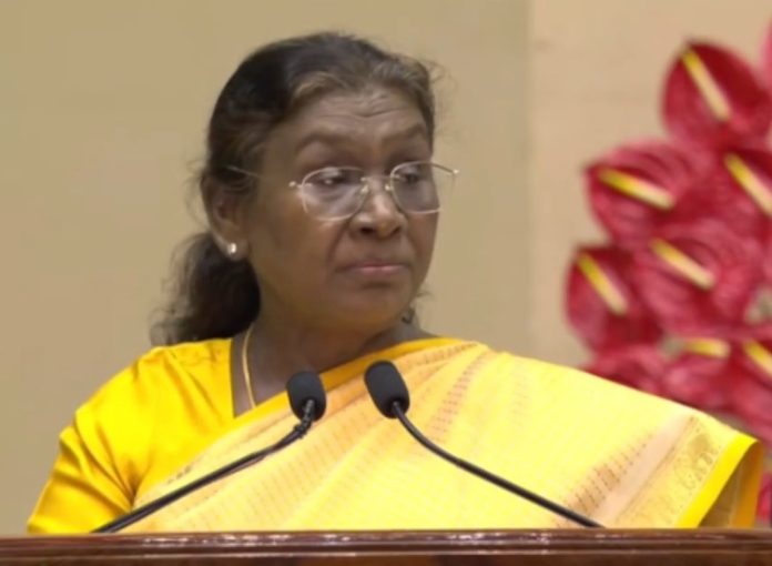 आदि कर्मयोगी अभियान प्रत्येक आदिवासी गाँव को आत्मनिर्भर और स्वावलंबी बनाने के उद्देश्य से शुरू किया गया : राष्ट्रपति मुर्मू