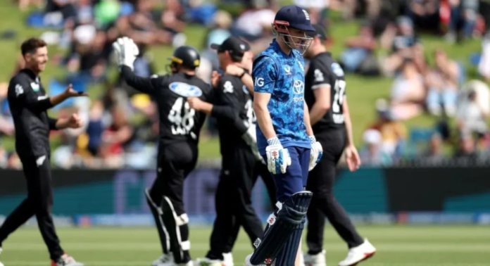 NZ vs ENG वनडे सीरीज : न्यूजीलैंड ने दूसरे वनडे मैच में इंग्लैंड को 5 विकेट से हराया, सीरीज में बनाई 2-0 की अजेय बढ़त NZ vs ENG वनडे सीरीज : न्यूजीलैंड ने दूसरे वनडे मैच में इंग्लैंड को 5 विकेट से हराया, सीरीज में बनाई 2-0 की अजेय बढ़त
