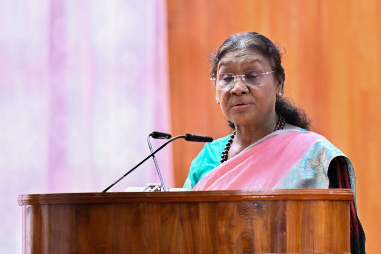 श्री नारायण गुरु की शिक्षाएँ धर्म, जाति और पंथ की सीमाओं से परे हैं: राष्ट्रपति द्रौपदी मुर्मु