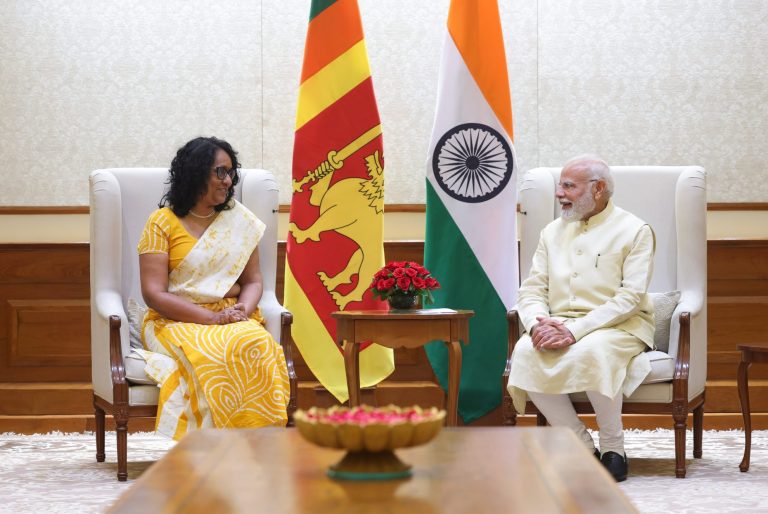 प्रधानमंत्री मोदी ने श्रीलंका की प्रधानमंत्री का किया ज़ोरदार स्वागत