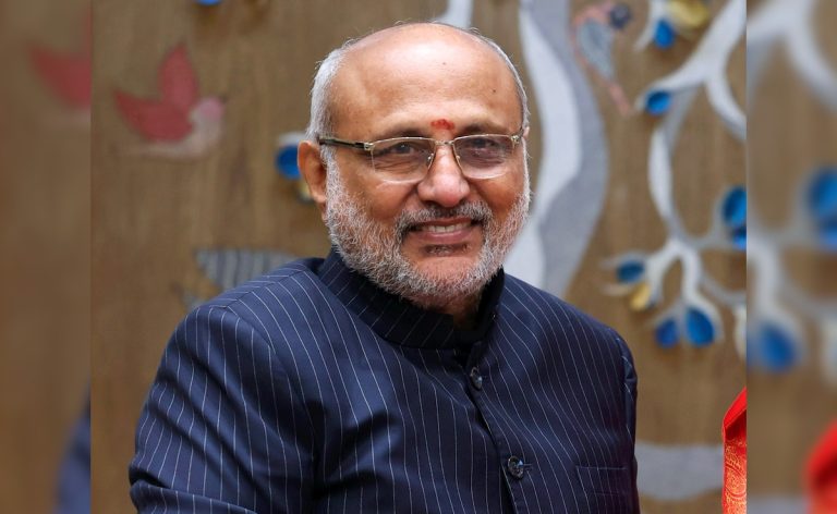 प्रधानमंत्री नरेन्‍द्र मोदी के नेतृत्‍व में सरकार कपडा उद्योग में व्‍यापार बाधाओं से जुडे मुद्दों का समाधान निकालेगी: उपराष्‍ट्रपति सी.पी. राधाकृष्‍णन