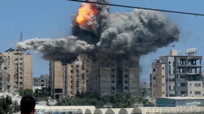 इजरायल ने गाजा में बरपाया कहर, हमास के ठिकानों को किया तबाह; 27 लोगों की मौत की खबर इजरायल ने गाजा में बरपाया कहर, हमास के ठिकानों को किया तबाह; 27 लोगों की मौत की खबर
