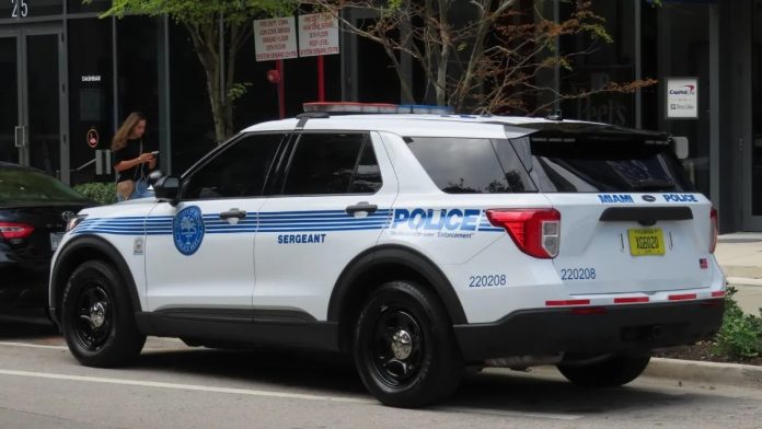 अमेरिका : फ्लोरिडा में तेज रफ्तार कार का कहर, पुलिस से बचकर भाग रहे ड्राइवर ने लोगों को रौंदा; 4 की मौत की खबर