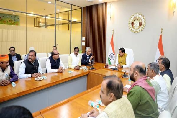 विश्व देखेगा सिंहस्थ का वैभव, किसानों के सम्मान में लैंड पूलिंग निरस्त : सीएम डॉ. मोहन यादव विश्व देखेगा सिंहस्थ का वैभव, किसानों के सम्मान में लैंड पूलिंग निरस्त : सीएम डॉ. मोहन यादव