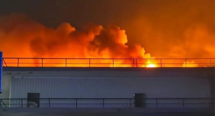 कानपुर देहात : शार्ट सर्किट से कोल्ड स्टोर में लगी आग, लाखों का सामान हुआ जलकर खाक