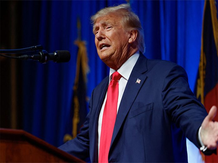 अमेरिकी राष्ट्रपति डोनाल्ड ट्रंप ने एपस्टीन फाइल जारी करने वाले बिल पर किए साइन