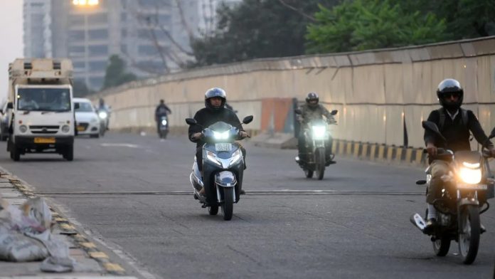 दिल्ली में सीजन की सबसे ठंडी सुबह, 9 डिग्री से नीचे लुढ़का पारा