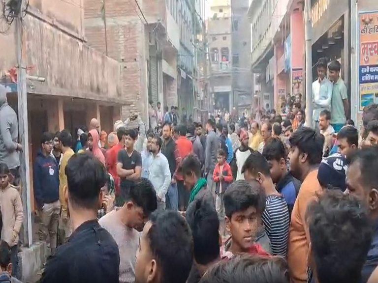 बिहार : मुजफ्फरपुर के मोतीपुर नगर इलाके में आग लगने से 5 लोगों की मौत की खबर