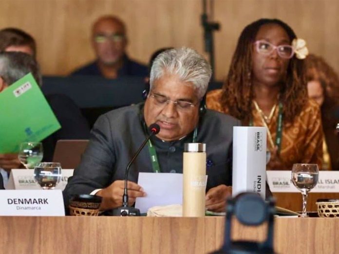 केंद्रीय पर्यावरण मंत्री भूपेंद्र यादव ने ब्राजील में CoP30 में लीडआईटी उद्योग के नेताओं के गोलमेज सम्मेलन को किया संबोधित केंद्रीय पर्यावरण मंत्री भूपेंद्र यादव ने ब्राजील में CoP30 में लीडआईटी उद्योग के नेताओं के गोलमेज सम्मेलन को किया संबोधित