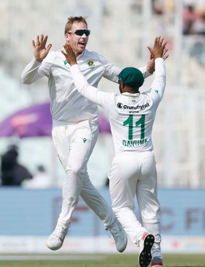 IND vs SA टेस्ट सीरीज : दक्षिण अफ्रीका ने पहले टेस्ट मैच में भारत को 30 रन से हराया IND vs SA टेस्ट सीरीज : दक्षिण अफ्रीका ने पहले टेस्ट मैच में भारत को 30 रन से हराया