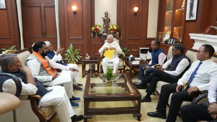 बिहार में सरकार गठन की प्रक्रिया शुरू, नीतीश कुमार ने विधानसभा भंग करने का प्रस्ताव दिया बिहार में सरकार गठन की प्रक्रिया शुरू, नीतीश कुमार ने विधानसभा भंग करने का प्रस्ताव दिया