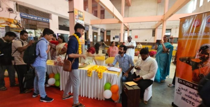 काशी तमिल संगमम् 4.0 के लिए छात्रों का पहला दल कन्याकुमारी से वाराणसी के लिए हुआ रवाना काशी तमिल संगमम् 4.0 के लिए छात्रों का पहला दल कन्याकुमारी से वाराणसी के लिए हुआ रवाना