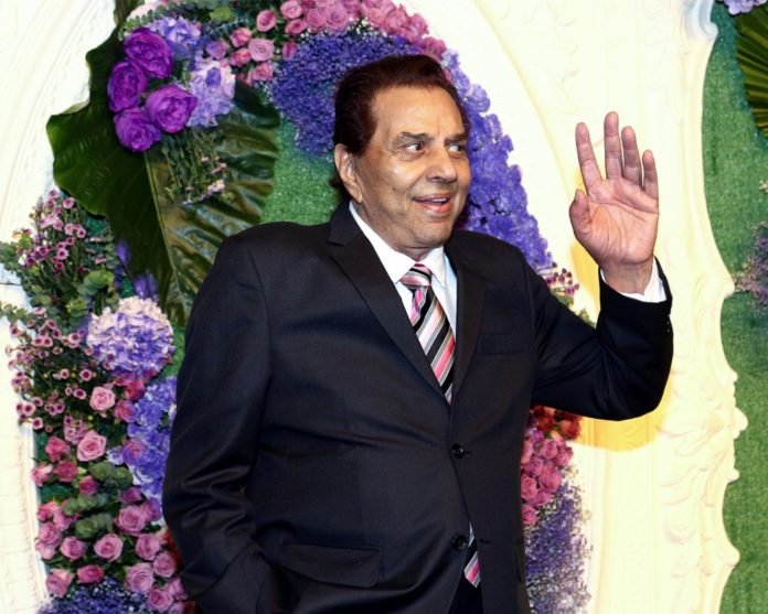 हिंदी सिनेमा के दिग्गज अभिनेता धर्मेंद्र का 89 साल की उम्र में हुआ निधन