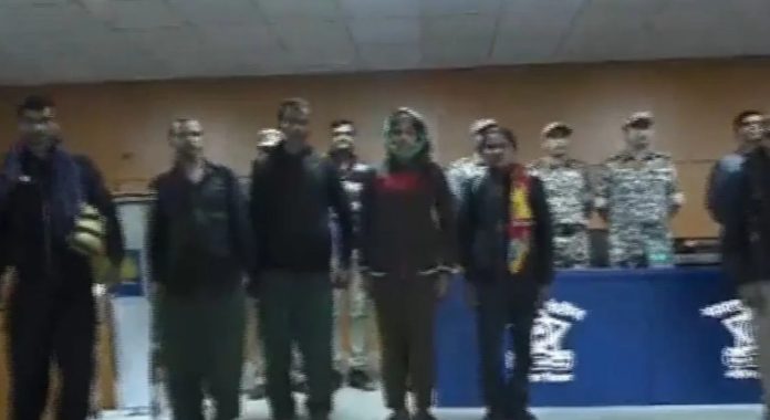 महाराष्ट्र के गोंदिया जिले में 11 नक्सलियों ने किया आत्मसमर्पण