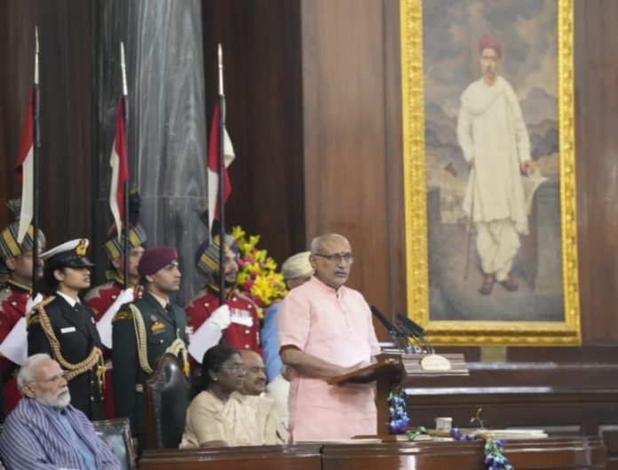 उपराष्ट्रपति सी. पी. राधाकृष्णन ने संविधान सदन के केंद्रीय कक्ष में संविधान दिवस स्‍मृति समारोह को किया संबोधित