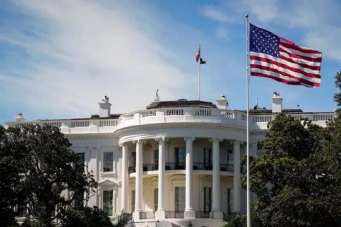 अमेरिका : व्‍हाइट हाउस ने एच-वन बी वीजा पर राष्‍ट्रपति डोनाल्ड ट्रंप के विचारों का किया समर्थन