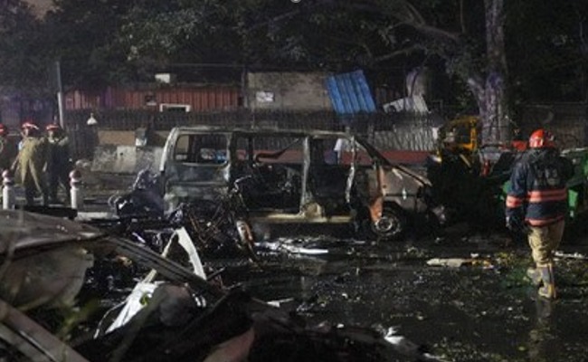 राष्ट्रपति द्रौपदी मुर्मु, उपराष्ट्रपति सीपी राधाकृष्णन और प्रधानमंत्री नरेन्द्र मोदी ने दिल्ली धमाके में मारे गये लोगों के परिजन और मित्रों के प्रति संवेदना व्यक्त की