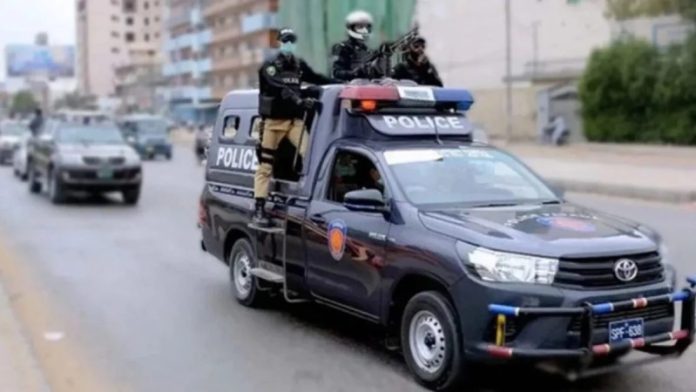 पाकिस्तान : बस पर बड़ा हमला, 18 यात्रियों का किया अपहरण, कई घायल