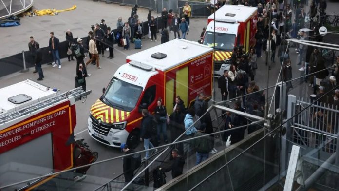 पेरिस : मेट्रो में चाकूबाजी, चाकू लिए एक व्यक्ति ने तीन महिलाओं को घायल किया; संदिग्ध गिरफ्तार