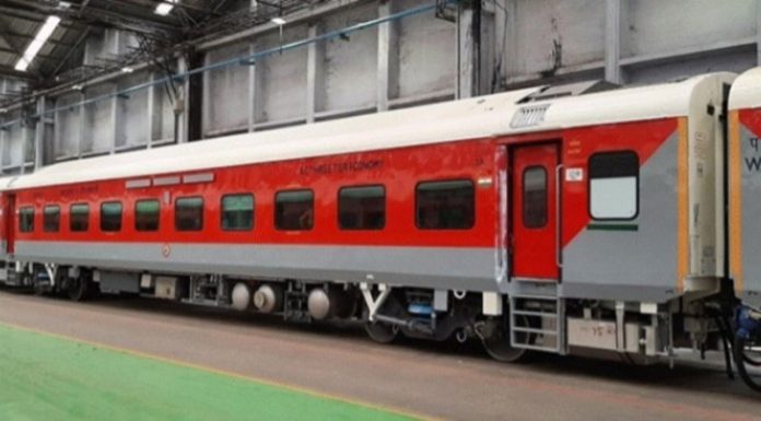 भारतीय रेलवे ने 11 सालों में 42,600 से अधिक एलएचबी कोचों का किया निर्माण भारतीय रेलवे ने 11 सालों में 42,600 से अधिक एलएचबी कोचों का किया निर्माण