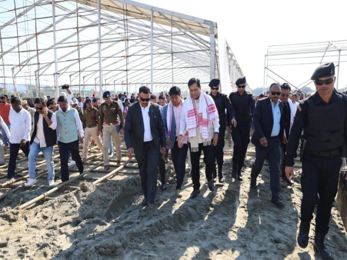 केंद्रीय मंत्री सर्बानंद सोनोवाल ने पीएम मोदी की फर्टिलाइजर परियोजना के लॉन्च की तैयारियों का जायजा लेने के लिए नामरूप का दौरा किया केंद्रीय मंत्री सर्बानंद सोनोवाल ने पीएम मोदी की फर्टिलाइजर परियोजना के लॉन्च की तैयारियों का जायजा लेने के लिए नामरूप का दौरा किया