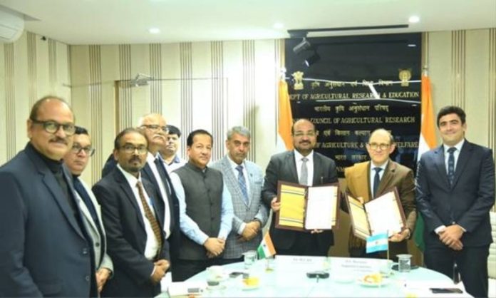 भारत और अर्जेंटीना ने द्विपक्षीय कृषि अनुसंधान और प्रौद्योगिकी विनिमय को बढ़ावा देने के लिए आईसीएआर-आईएनटीए कार्य योजना 2025-27 पर किए हस्ताक्षर भारत और अर्जेंटीना ने द्विपक्षीय कृषि अनुसंधान और प्रौद्योगिकी विनिमय को बढ़ावा देने के लिए आईसीएआर-आईएनटीए कार्य योजना 2025-27 पर किए हस्ताक्षर