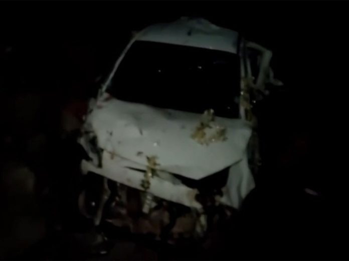 जम्मू-कश्मीर : कठुआ में शादी की कार खाई में गिरने से दूल्हे समेत 3 की मौत की खबर जम्मू-कश्मीर : कठुआ में शादी की कार खाई में गिरने से दूल्हे समेत 3 की मौत की खबर