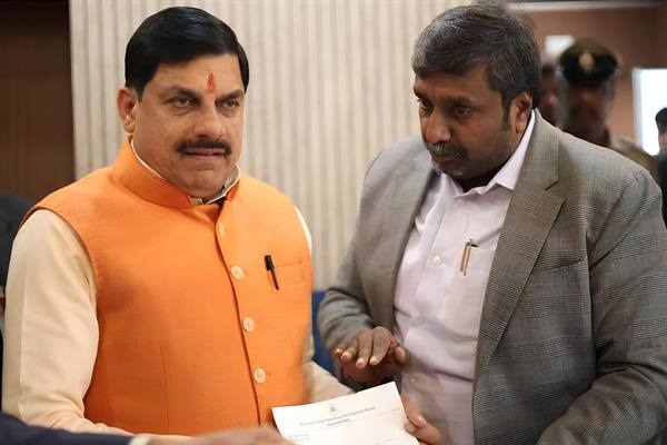 मप्र : सीएम डॉ. मोहन यादव से कर्नाटक राज्य जैव ऊर्जा विकास बोर्ड के अध्यक्ष ने की भेंट मप्र : सीएम डॉ. मोहन यादव से कर्नाटक राज्य जैव ऊर्जा विकास बोर्ड के अध्यक्ष ने की भेंट