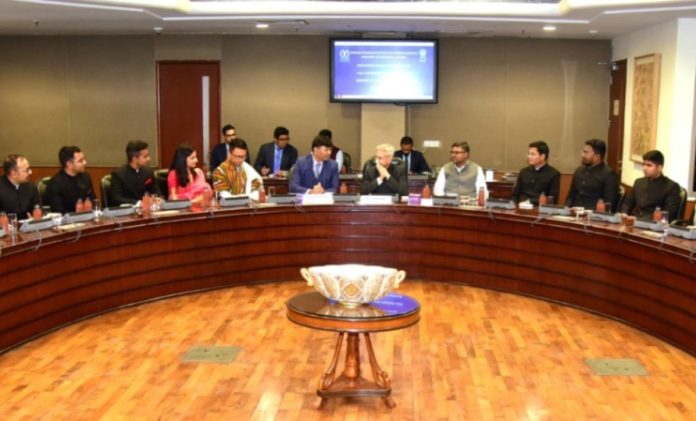 विदेश मंत्री जयशंकर ने आईएफएस प्रशिक्षु अधिकारियों और दो भूटानी राजनयिकों के साथ की बातचीत