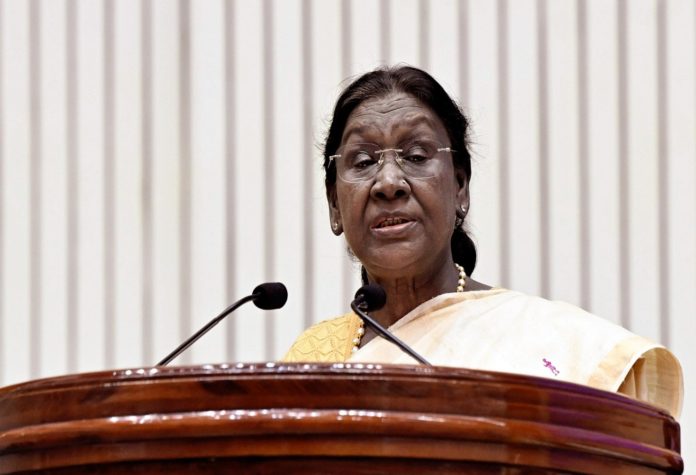 राष्ट्रपति मुर्मू ने कर्णाटक के चित्रदुर्ग में बस में आग लगने की घटना पर गहरा शोक व्यक्त किया